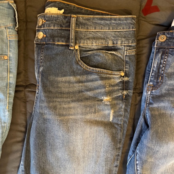 4 pairs of Torrid jeans, size 20 - Picture 4 of 9